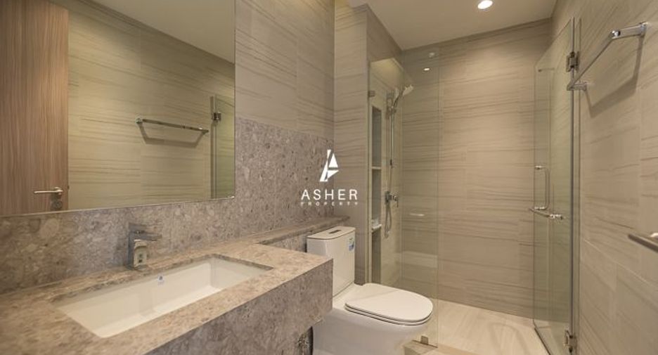 For rent 3 bedrooms house in Phra Khanong, Bangkok