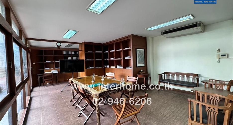 For sale 5 Beds townhouse in Mueang Nonthaburi, Nonthaburi