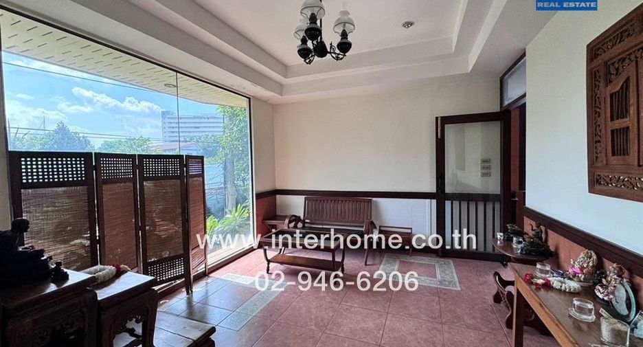 For sale 5 Beds townhouse in Mueang Nonthaburi, Nonthaburi