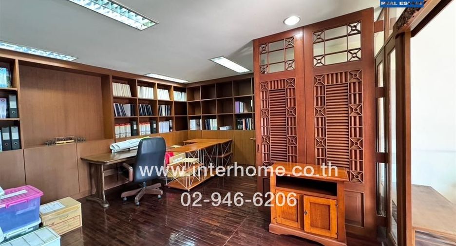 For sale 5 Beds townhouse in Mueang Nonthaburi, Nonthaburi