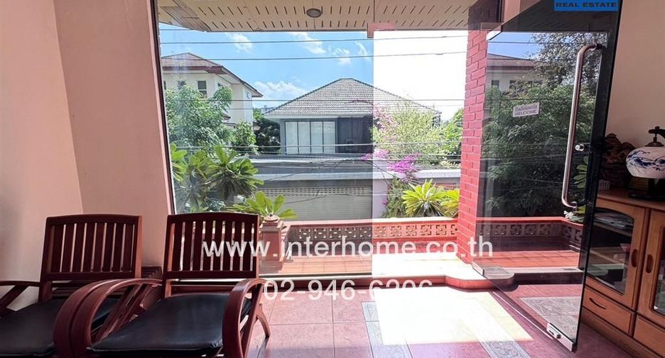 For sale 5 Beds townhouse in Mueang Nonthaburi, Nonthaburi