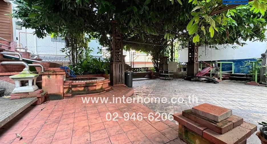 For sale 5 Beds townhouse in Mueang Nonthaburi, Nonthaburi