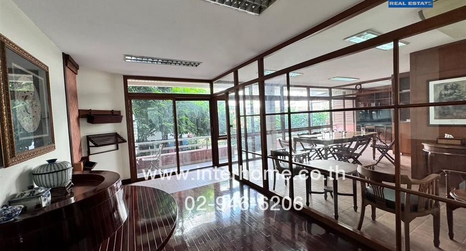 For sale 5 Beds townhouse in Mueang Nonthaburi, Nonthaburi