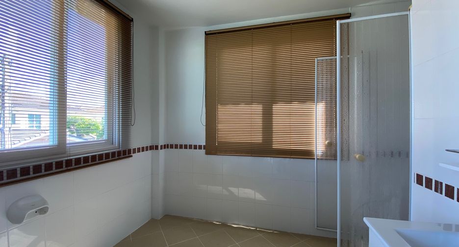 For sale 3 bedrooms house in Doi Saket, Chiang Mai
