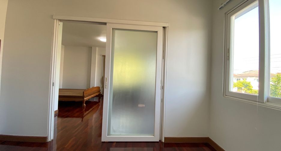 For sale 3 bedrooms house in Doi Saket, Chiang Mai