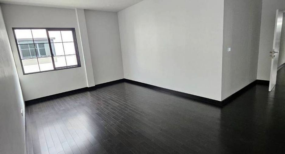 À vendre 5 chambres maison à Bang Phli, Samut Prakan