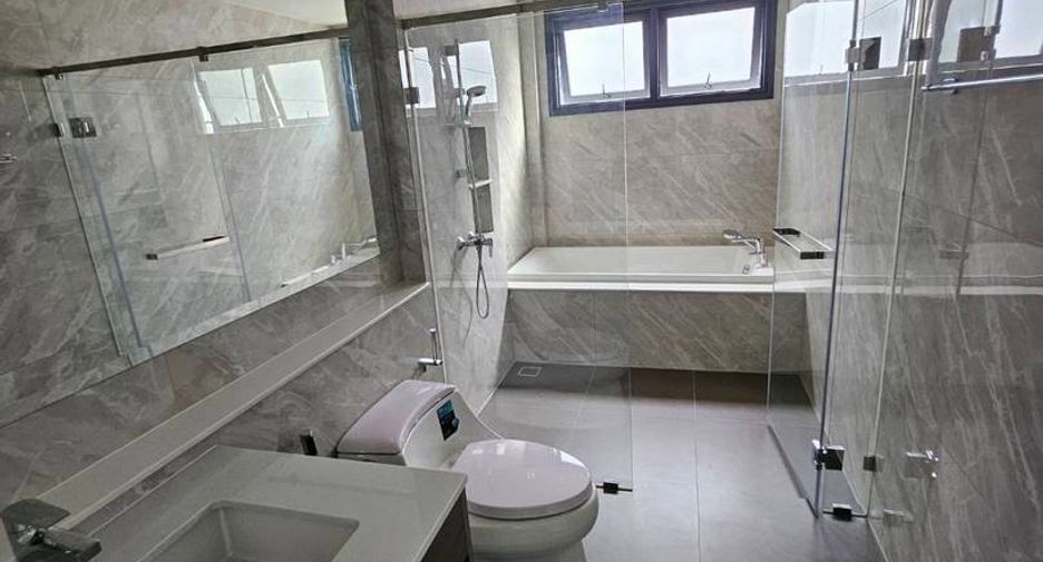 À vendre 5 chambres maison à Bang Phli, Samut Prakan