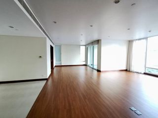 Продажа 4 спальни кондо в Патхум Щан, Бангкок