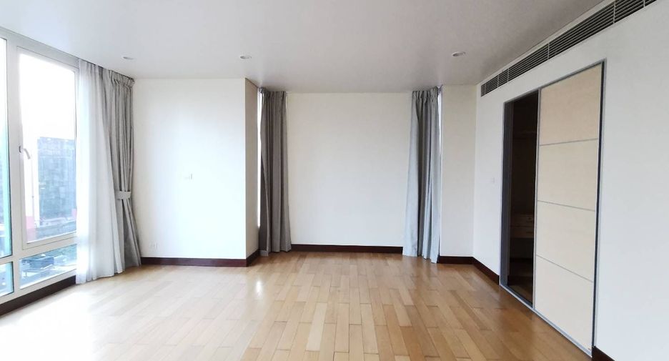 For sale 4 bedrooms condo in Pathum Wan, Bangkok