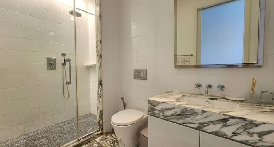 For rent 3 bedrooms condo in Sathon, Bangkok