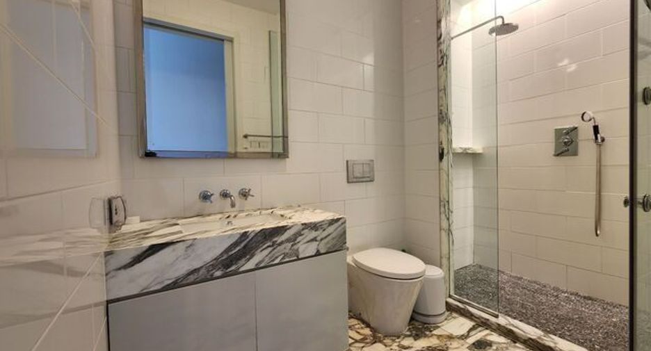 For rent 3 bedrooms condo in Sathon, Bangkok
