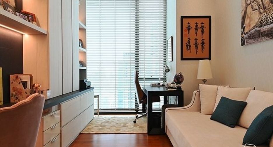 À louer 4 chambres condo à Pathum Wan, Bangkok