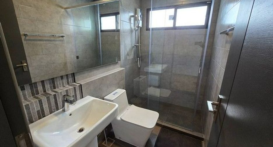 出租 3 卧室 独立屋 在 Bang Phli, Samut Prakan