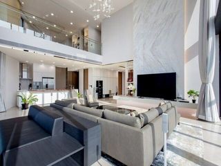 For rent 4 bedrooms condo in Khlong San, Bangkok
