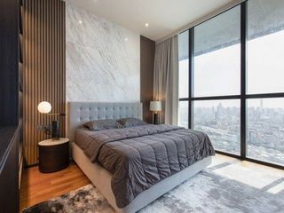For rent 4 bedrooms condo in Khlong San, Bangkok