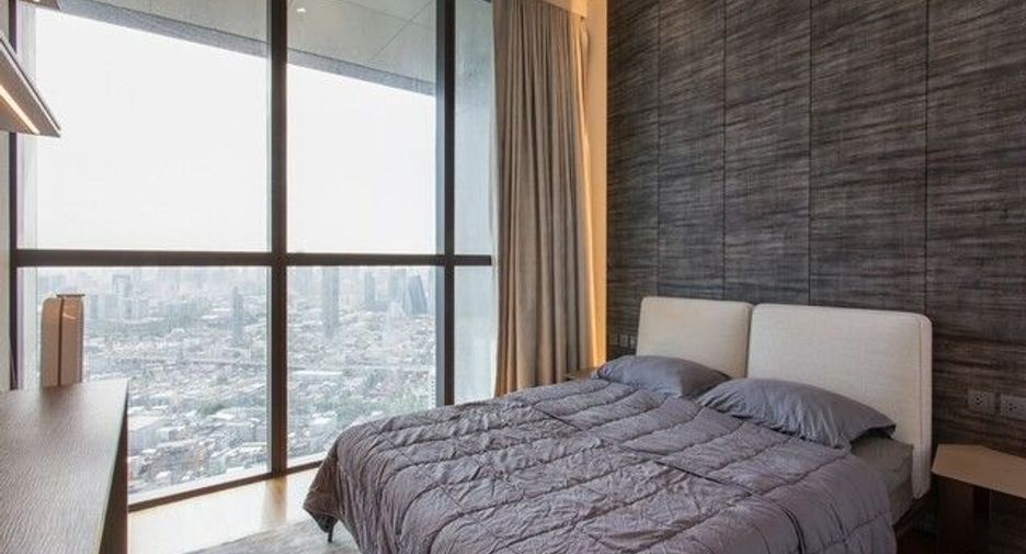 For rent 4 bedrooms condo in Khlong San, Bangkok