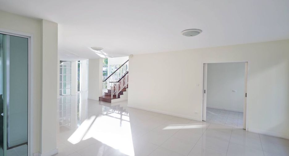 Casa en venta de 3 habitaciones en Prawet, Bangkok