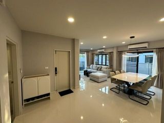 À louer 4 chambres maison à Bang Phli, Samut Prakan
