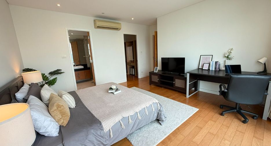 For sale 2 ベッドルーム condo in Khlong Toei, Bangkok