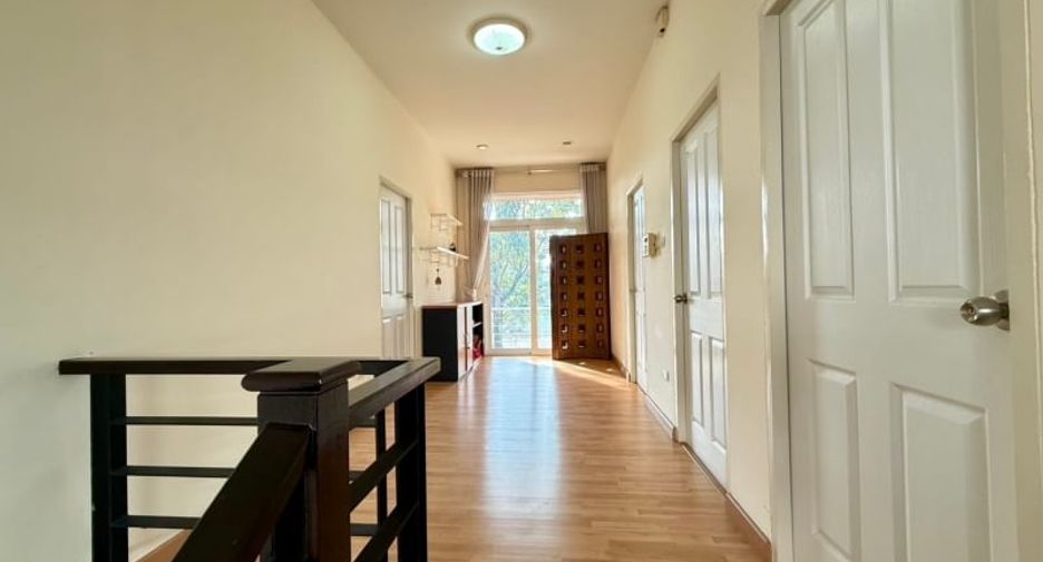 Haus zum Kauf mit 3 Zimmer in Si Racha, Chonburi