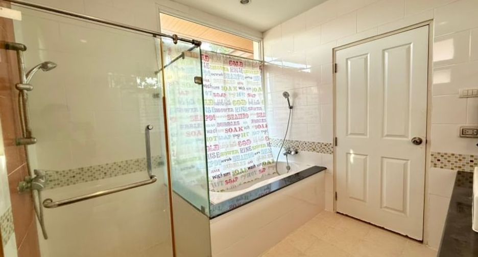 Haus zum Kauf mit 3 Zimmer in Si Racha, Chonburi