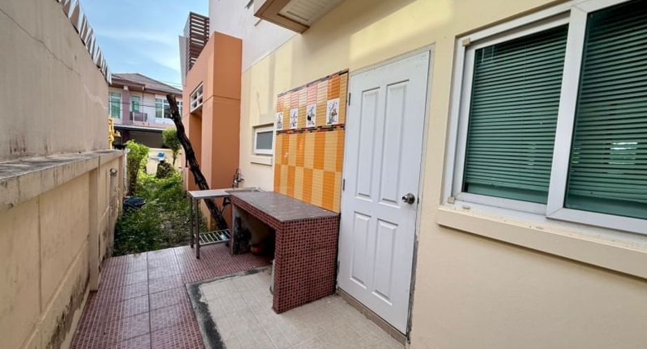 Haus zum Kauf mit 3 Zimmer in Si Racha, Chonburi