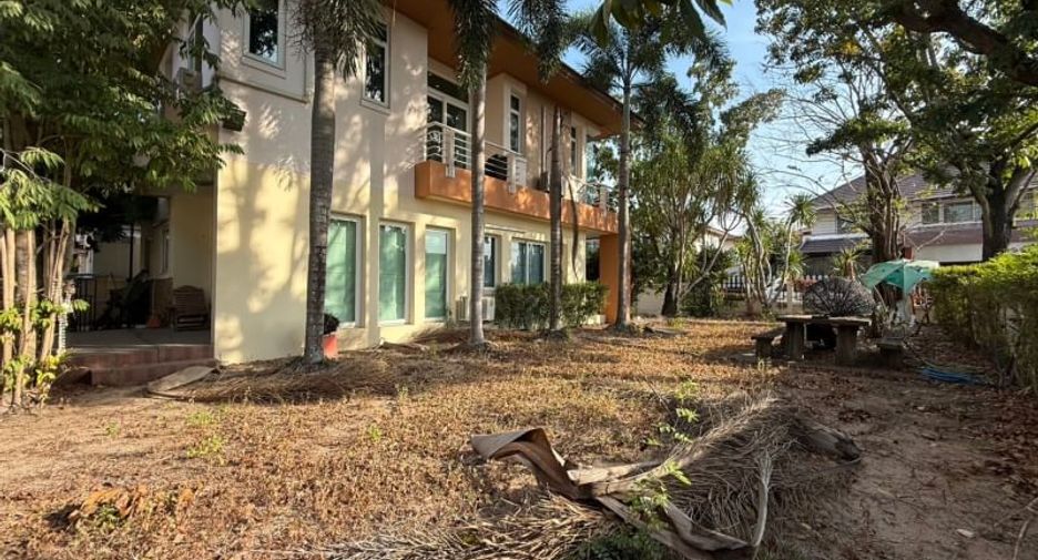 Haus zum Kauf mit 3 Zimmer in Si Racha, Chonburi