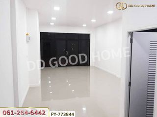 For sale 3 Beds retail Space in Mueang Udon Thani, Udon Thani