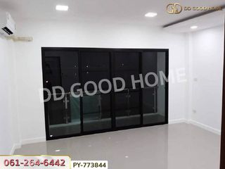 For sale 3 Beds retail Space in Mueang Udon Thani, Udon Thani