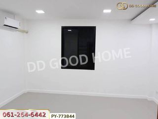 For sale 3 Beds retail Space in Mueang Udon Thani, Udon Thani