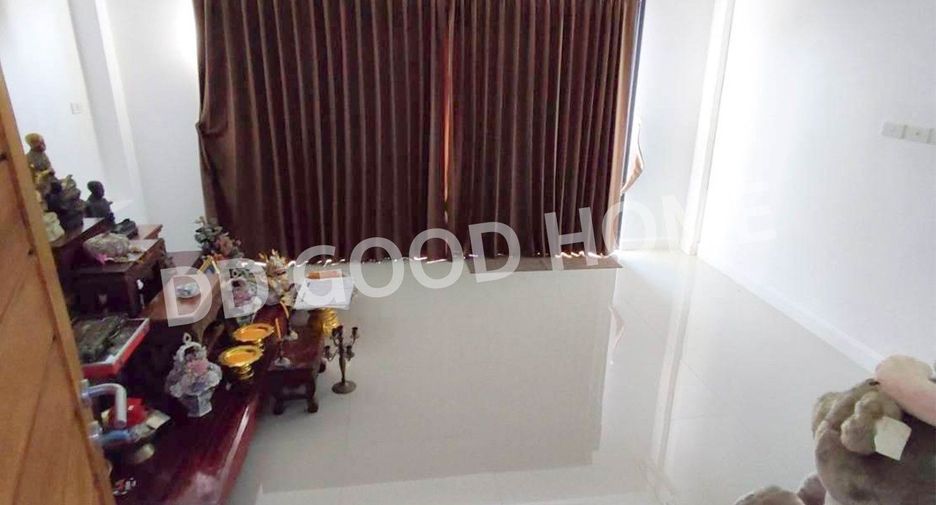 Gewerbefläche zum Kauf mit 3 Zimmer in Mueang Udon Thani, Udon Thani