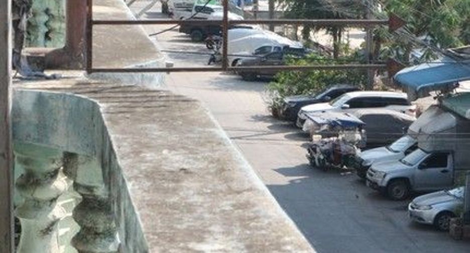 For sale 4 bedrooms retail Space in Bang Khun Thian, Bangkok