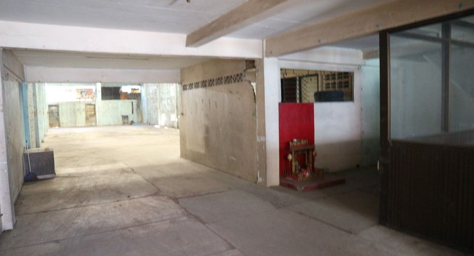 For sale 4 bedrooms retail Space in Bang Khun Thian, Bangkok