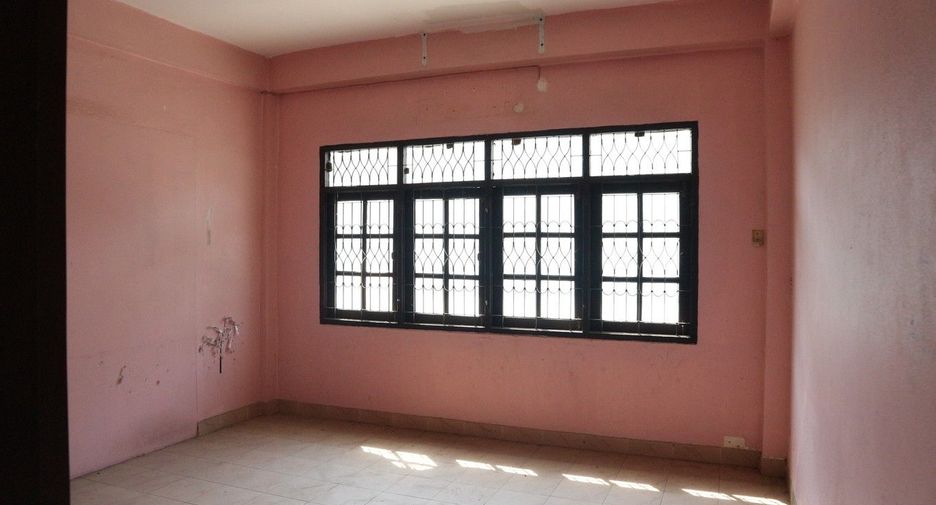For sale 4 bedrooms retail Space in Bang Khun Thian, Bangkok