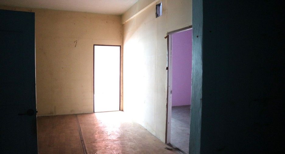 For sale 4 bedrooms retail Space in Bang Khun Thian, Bangkok