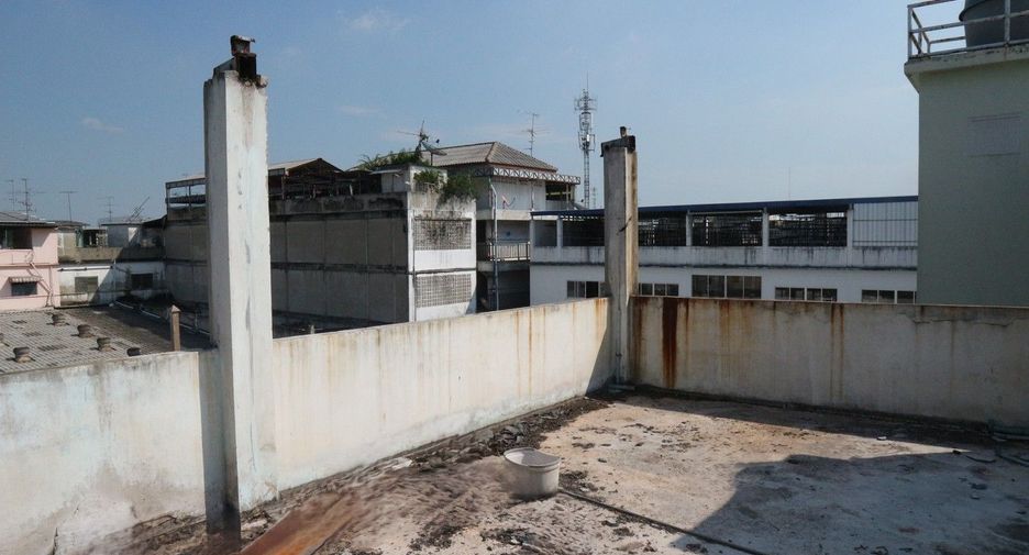 For sale 4 bedrooms retail Space in Bang Khun Thian, Bangkok