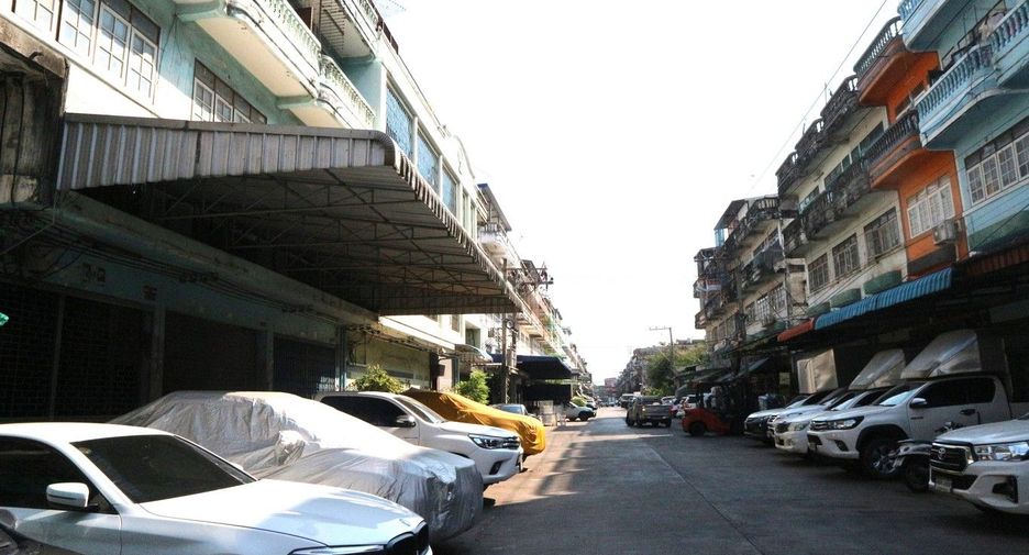 For sale 4 bedrooms retail Space in Bang Khun Thian, Bangkok