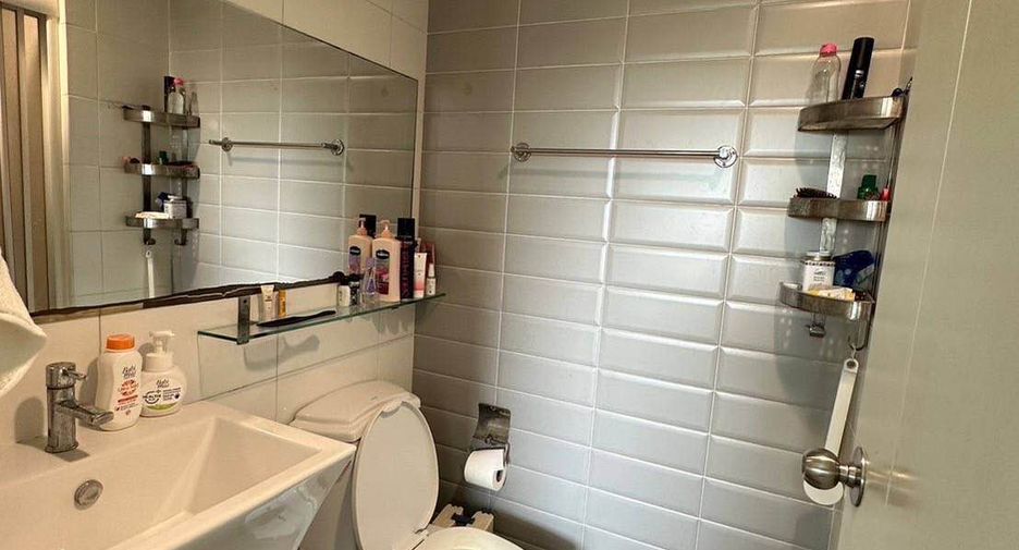 For sale 1 bed condo in Khlong Toei, Bangkok