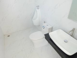 Продажа 3 спальни торговое помещение в Si Racha, Чонбури