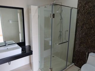 Продажа 3 спальни торговое помещение в Si Racha, Чонбури