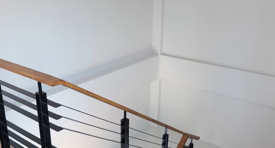 Продажа 3 спальни торговое помещение в Si Racha, Чонбури