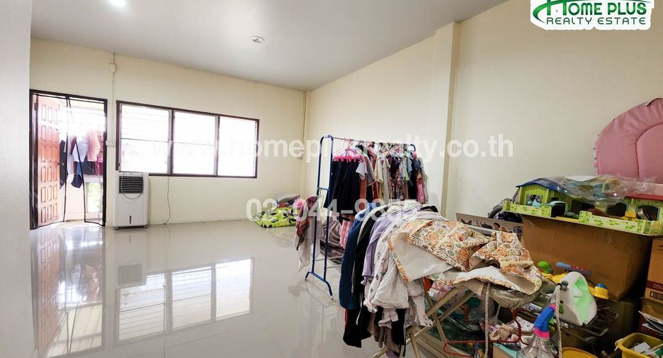 Reihenhaus zum Kauf mit 2 Zimmer in Ban Pong, Ratchaburi
