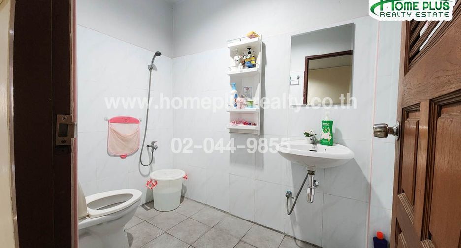 Reihenhaus zum Kauf mit 2 Zimmer in Ban Pong, Ratchaburi