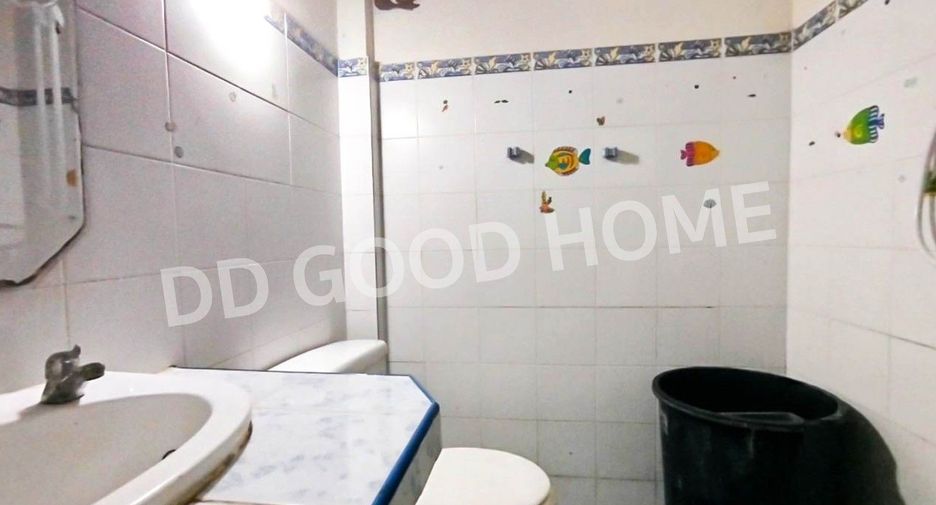 Reihenhaus zum Kauf mit 2 Zimmer in Sam Phran, Nakhon Pathom