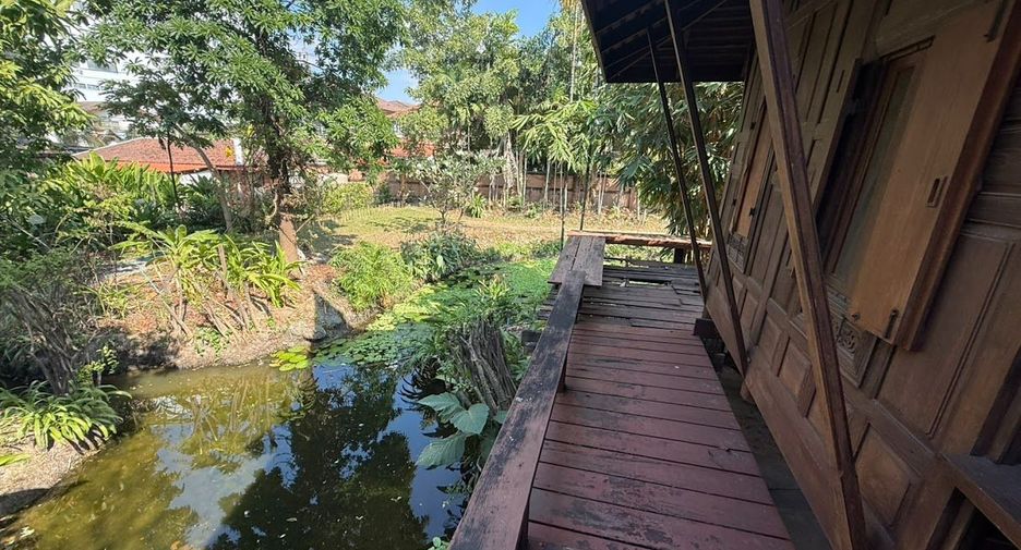 Haus zum Kauf mit 9 Zimmer in Lak Si, Bangkok