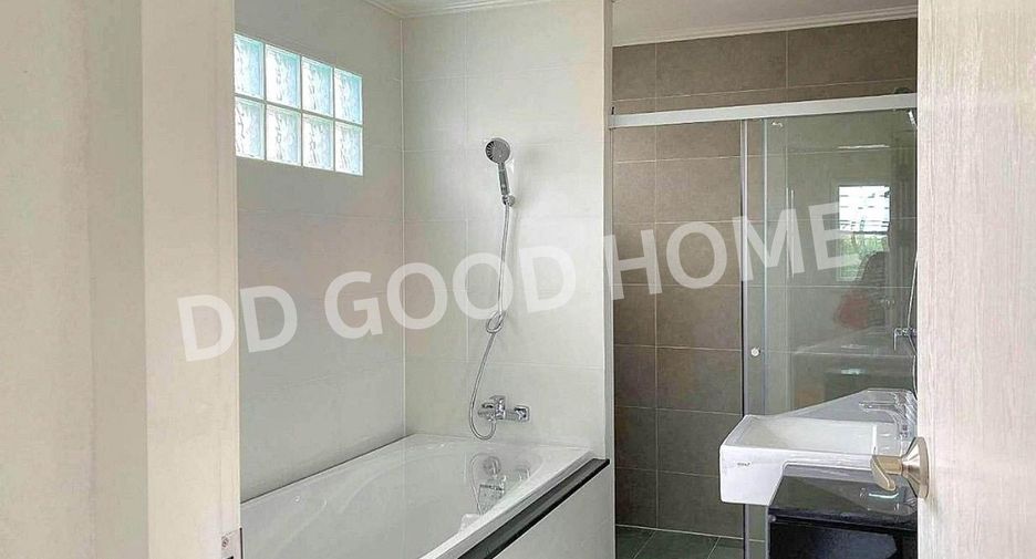 For sale 4 ベッドルーム house in Bang Phli, Samut Prakan
