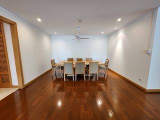 Apartamento en alquiler de 3 habitaciones en Khlong Toei, Bangkok