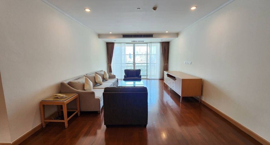 For rent 3 bedrooms apartment in Khlong Toei, Bangkok