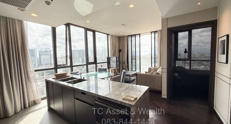 For rent 2 bedrooms condo in Phaya Thai, Bangkok