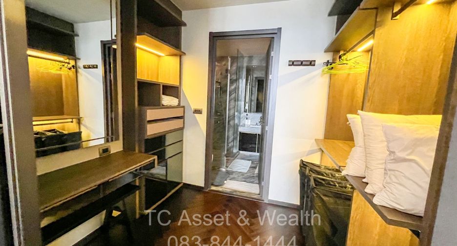 For rent 2 bedrooms condo in Phaya Thai, Bangkok